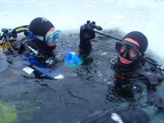  Buceo en lagos helados 